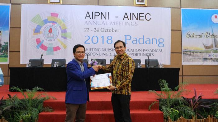 STIKES Bali mendapatkan penghargaan dalam AINEC General Meeting and International Nursing Conference